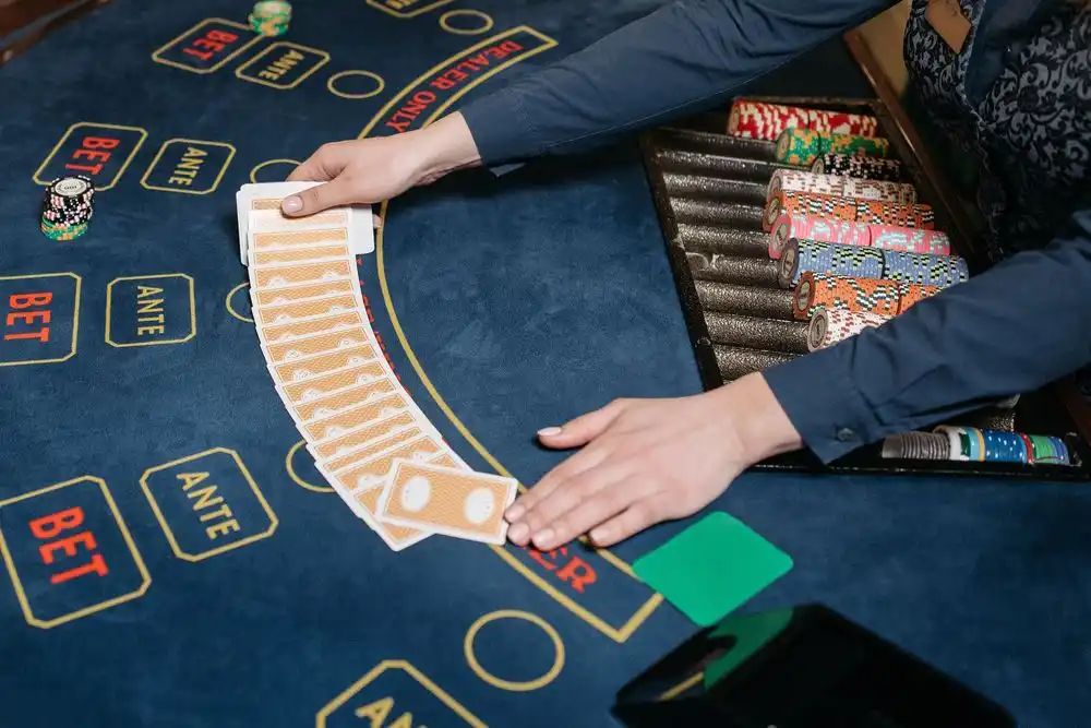 Cash game poker